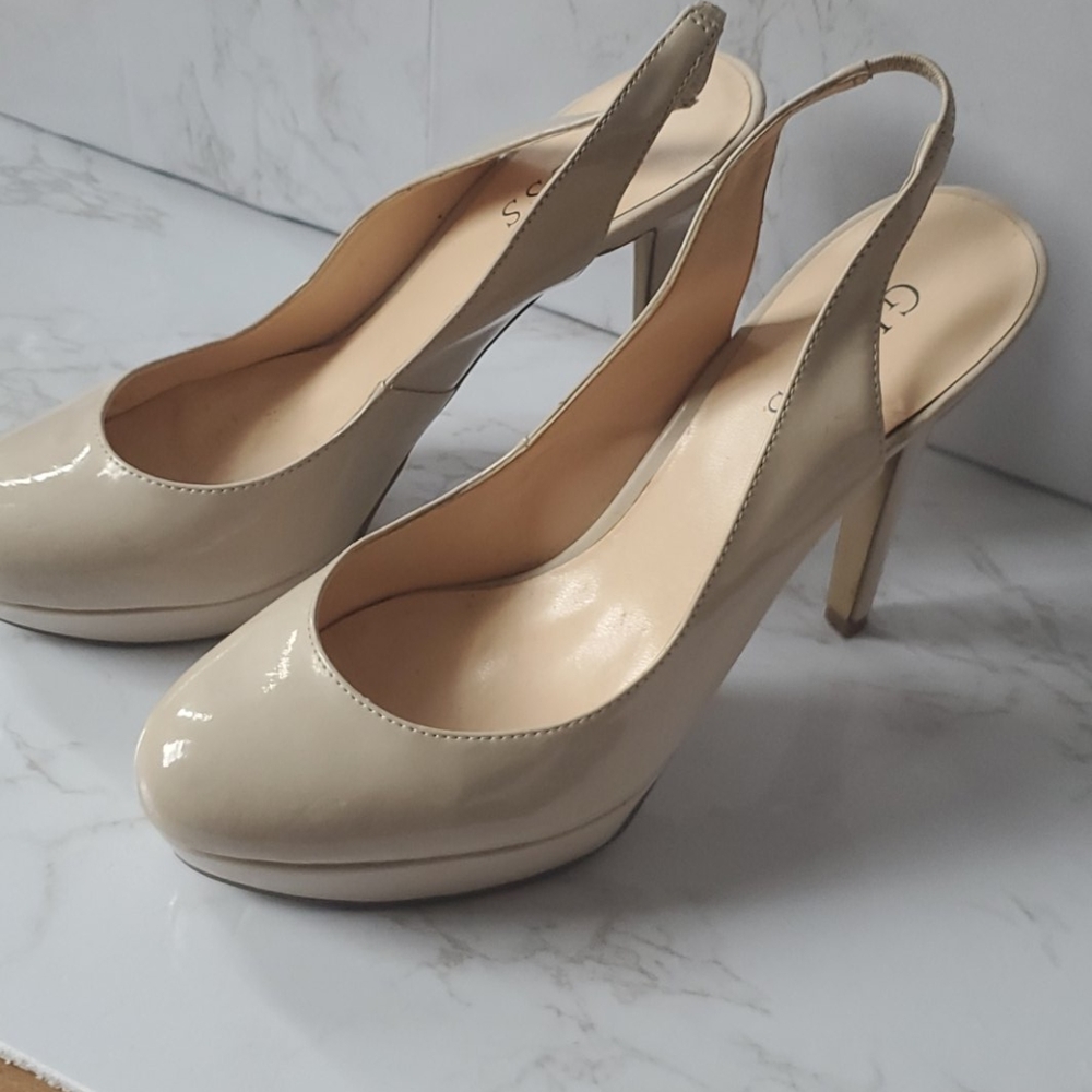 Guess Light Beige Slingback Roundtoe Heels